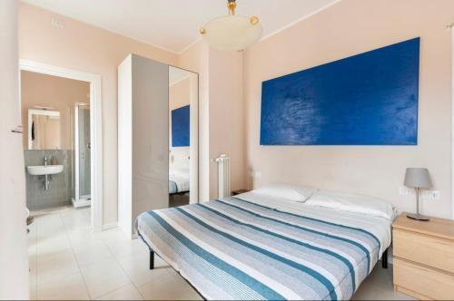 Roma private rooms - Tap to explore photos