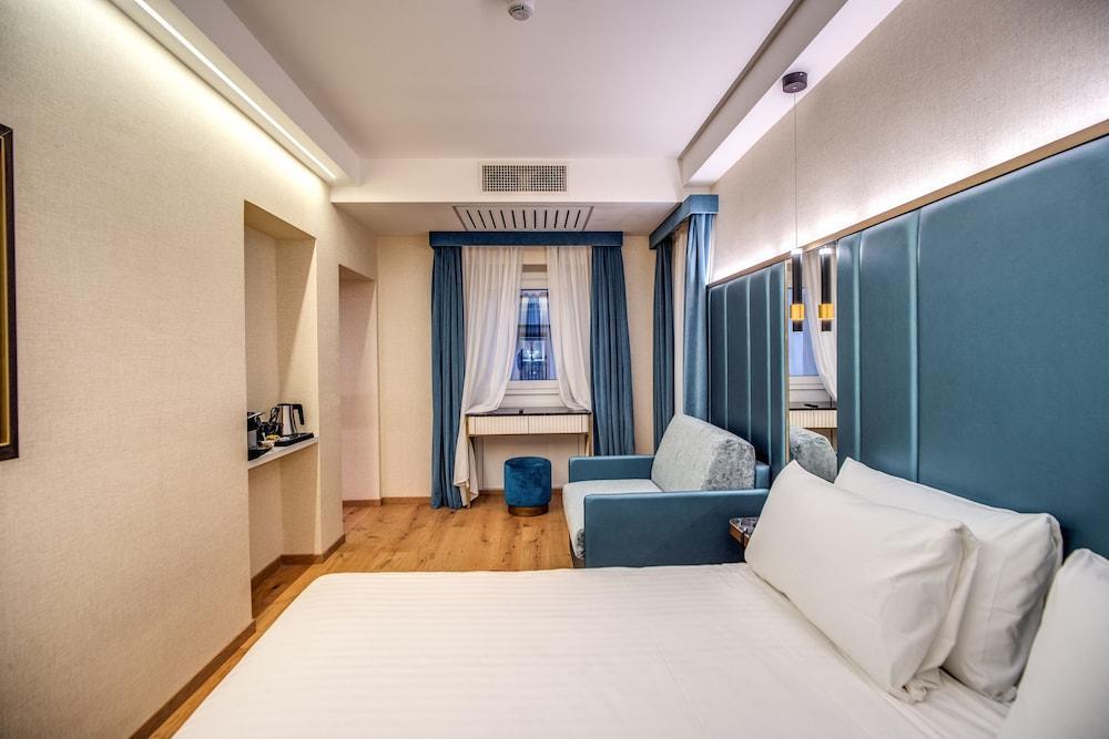 CC Palace Hotel Roma Room Type - Royal Double or Twin Room