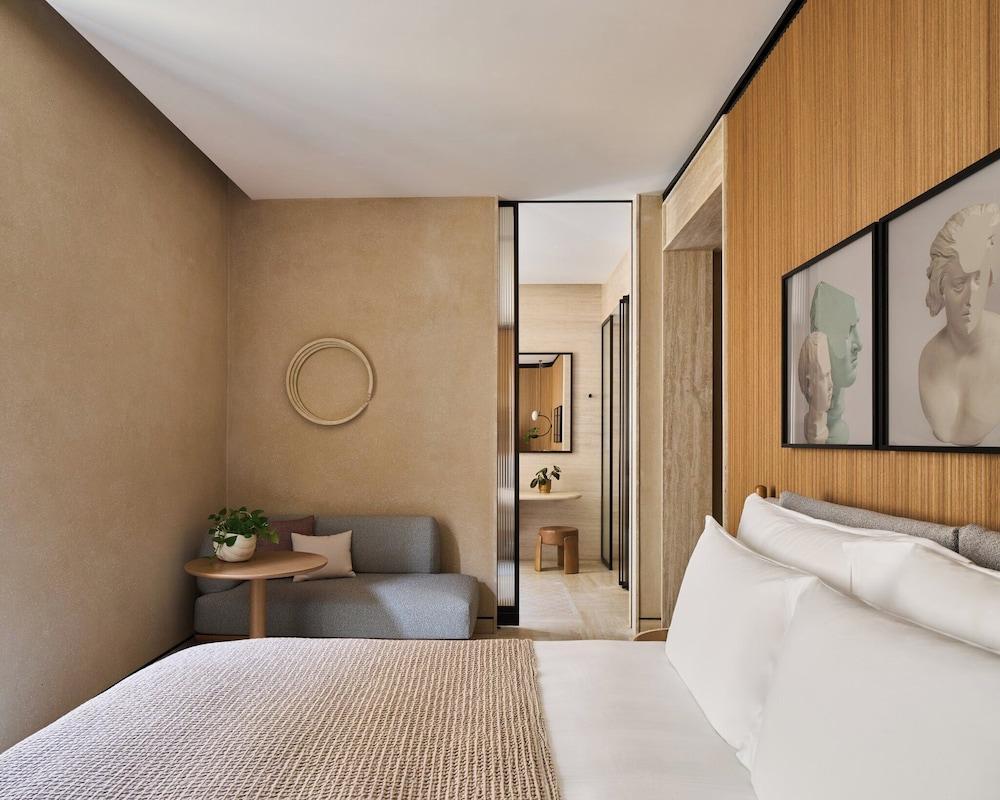 Six Senses Rome Room Type - Deluxe Room
