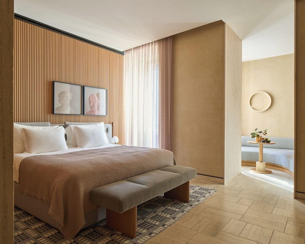 Six Senses Rome Room Type - Superior Deluxe