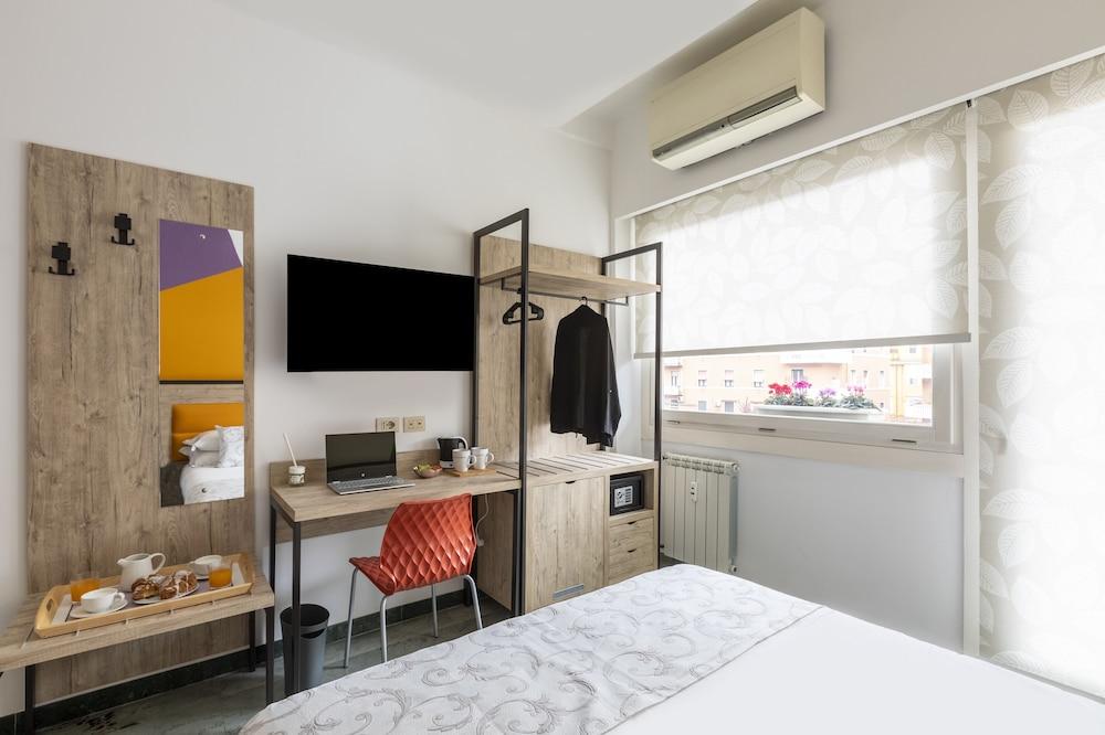 La Riviere Guesthouse Trastevere - Tap to explore photos