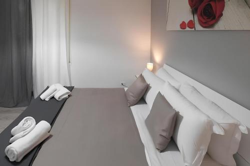 FRAM Termini Station Apartment - Tap to explore photos
