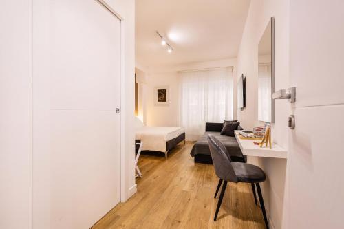 Titina Suites Apartment Rome - Tap to explore photos