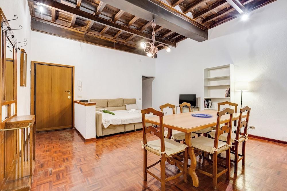 Spanish Steps Spacious Apartment Room Type - Apartment, 2 Bedrooms, Non Smoking Spanish Steps Spacious Apartment Room Type - Apartment, 2 Bedrooms, Non Smoking