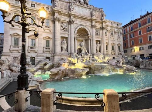 Siam Guest House Rome - Tap to explore photos