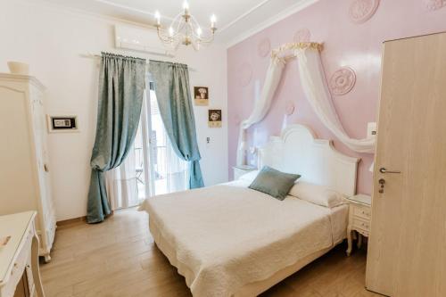 Vatican Boutique inn - Tap to explore photos
