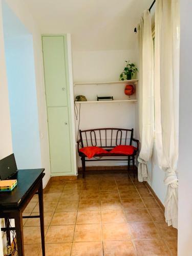Vacanze Romane Colosseo apartment - Tap to explore photos