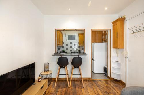 GuestReady - Cozy Apt 10 mins from Arc de Triomphe - Tap to explore photos