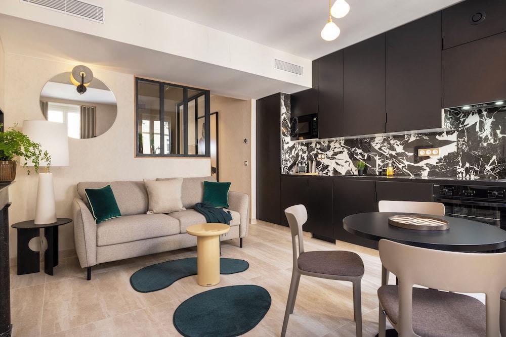 Yuna Saint-Honoré - Serviced Apartments Room Type - 1 Bedroom Apartment with city view - 42m² Yuna Saint-Honoré - Serviced Apartments Room Type - 1 Bedroom Apartment with city view - 42m²