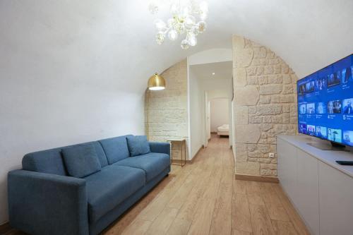 Loft 2 BR Marais, Notre Dame AC by LCC Agency - Tap to explore photos