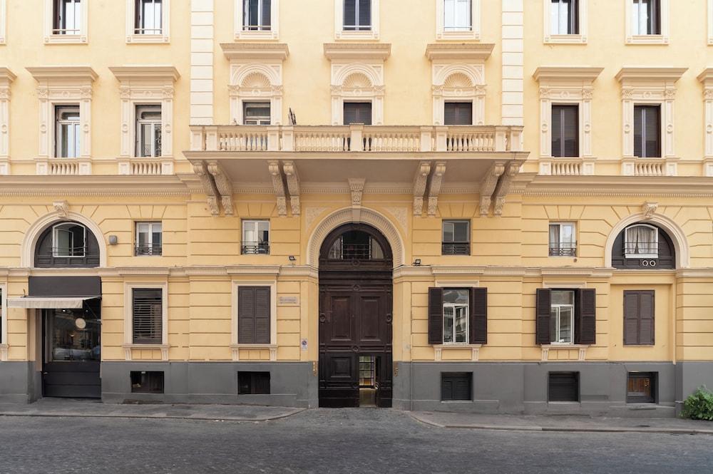 The Point Suites Rome – Guest House - Tap to explore photos