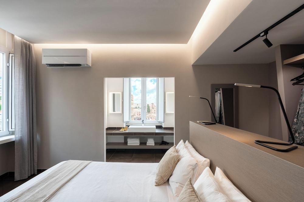 The Point Suites Rome – Guest House Room Type - Superior Room, City View