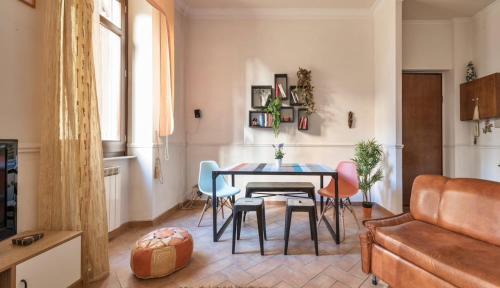 Re Di Roma Vintage Apartment - Tap to explore photos