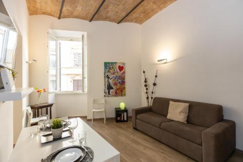 Sant'Angelo-Rental in Rome - Tap to explore photos