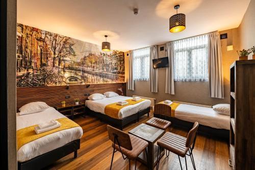 Historic Centre Hotel Room Type - Family Room with Private Bathroom Historic Centre Hotel Room Type - Family Room with Private Bathroom
