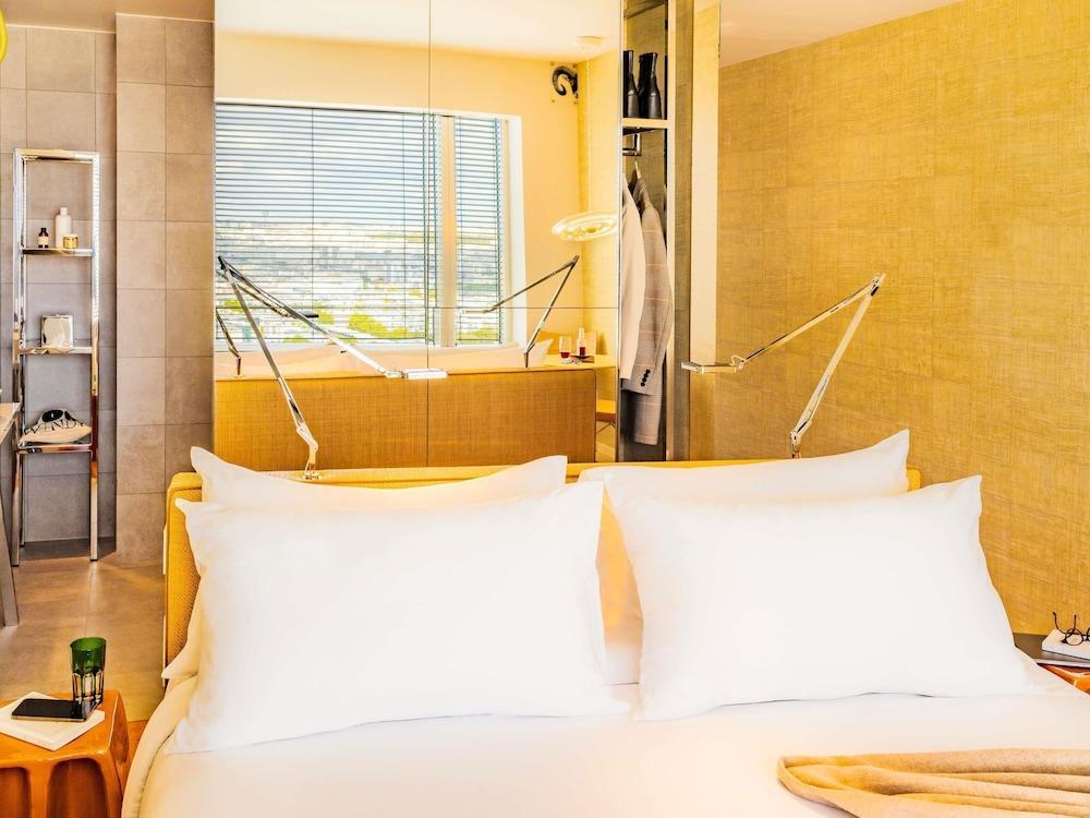 Too Hotel Paris - MGallery Room Type - Executive Room, 1 King Bed (Panoramic Paris Montmartre)