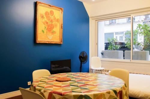 Colorful 1BR in Beaugrenelle - 5min to Metro - Tap to explore photos