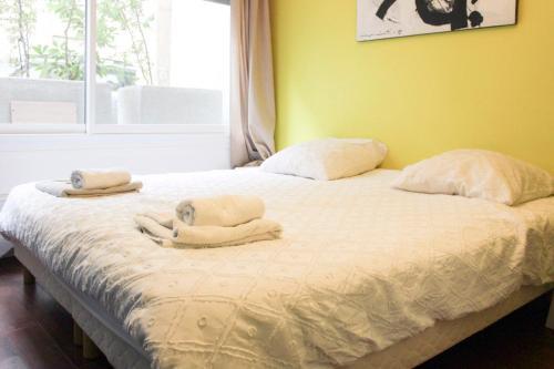 Colorful 1BR in Beaugrenelle - 5min to Metro - Tap to explore photos