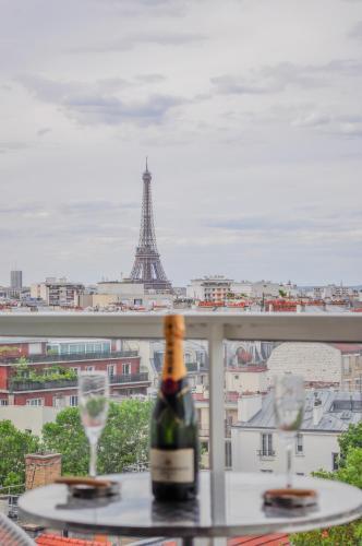 Vue exceptionnelle sur la tour Eiffel