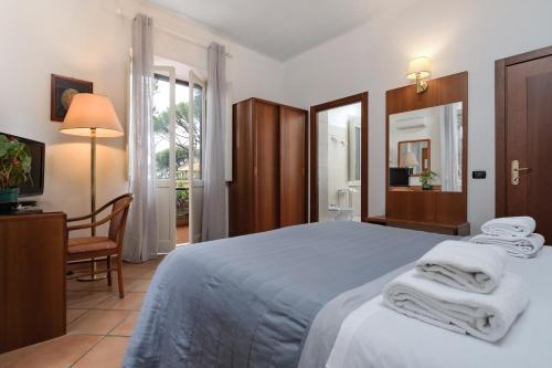 Comfort Rooms Villa Gaia Tor Vergata Room Type - Double Room with Terrace