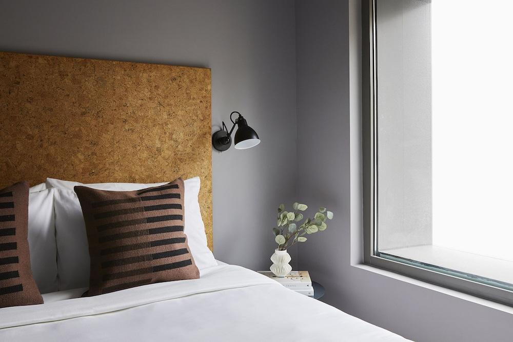 Kasa Lantern Lower East Side Room Type - Standard Studio, 1 Queen Bed, Non Smoking (Self Check-in with Virtual Front Desk)