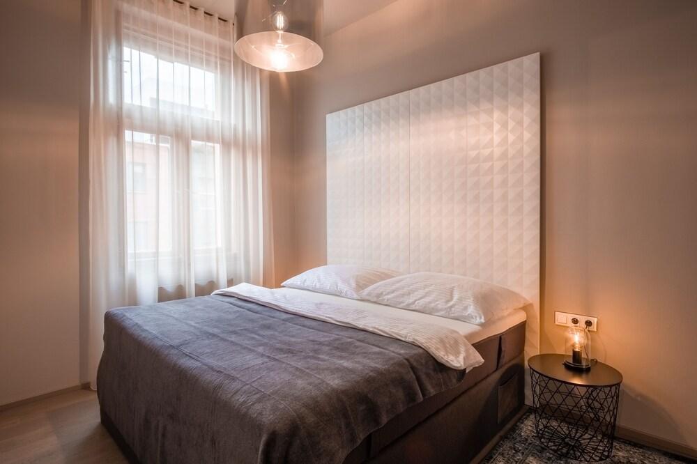 Aparthotel Rimska 14 Room Type - Grand Apartment, 1 Bedroom (eg X06) Aparthotel Rimska 14 Room Type - Grand Apartment, 1 Bedroom (eg X06)