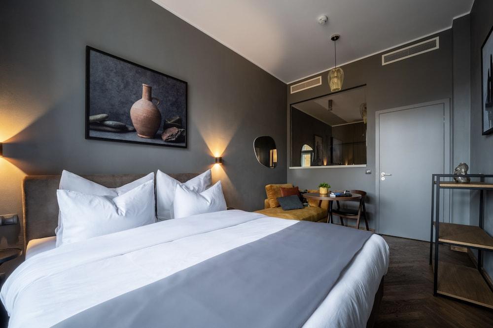 The Viaduct Suites & More - Tap to explore photos