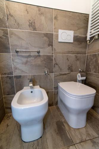 Exa Rooms - Prati - Tap to explore photos