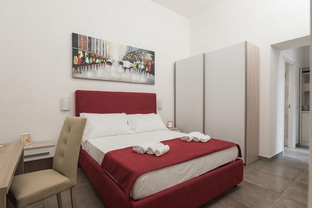 Bed&BikeRome Giulio Cesare Room Type - Deluxe Triple Room