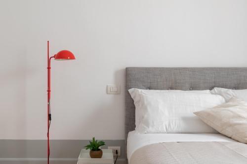 Iflat Charming flat close to Campo de' Fiori - Tap to explore photos