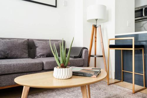 1597-2 Luxury Upper East Side Studio W&D - Tap to explore photos