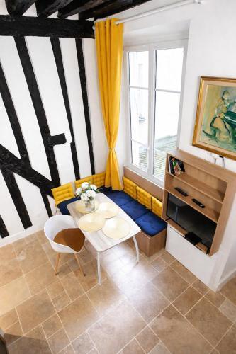 Quartier d'Emily in Paris - Tap to explore photos
