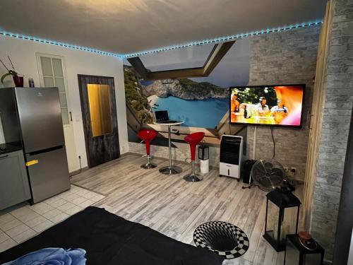 MONFas APARTMENT PROVENCE IN PRAGUE - Tap to explore photos
