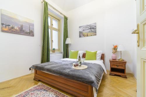 Spacious 3-room Apartment I Center I Palladium Mall