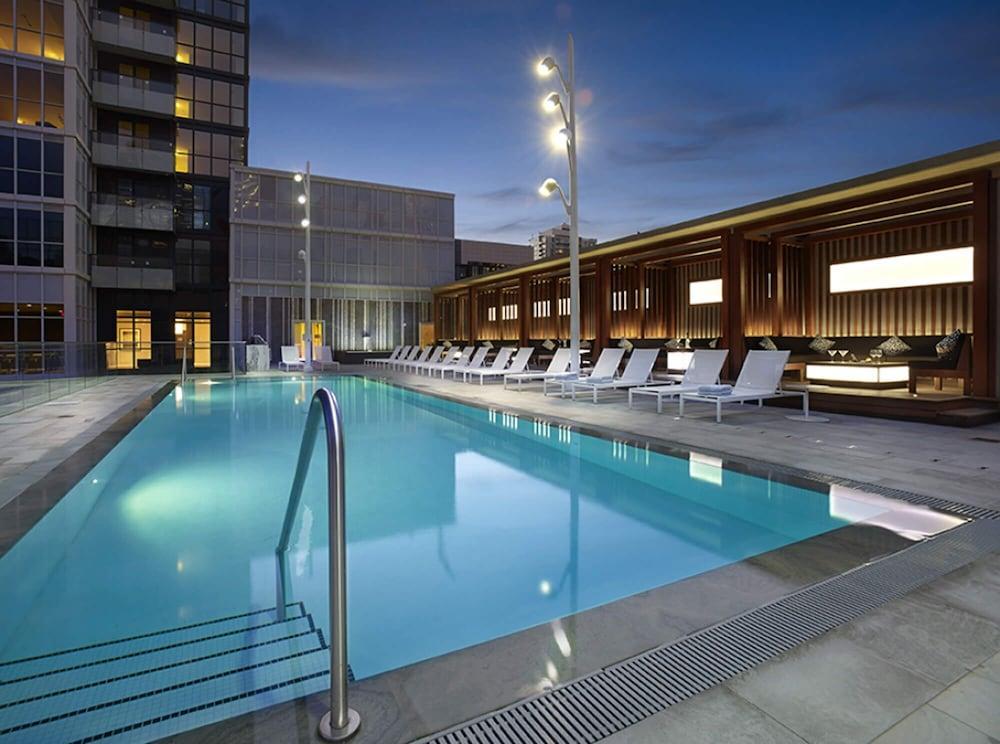 Skyline Suites - Next to MTCC, ACC & CN Tower - Tap to explore photos