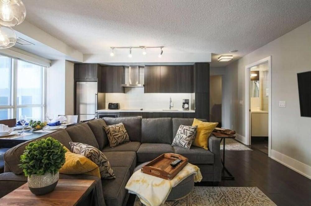 Skyline Suites - Next to MTCC, ACC & CN Tower - Tap to explore photos