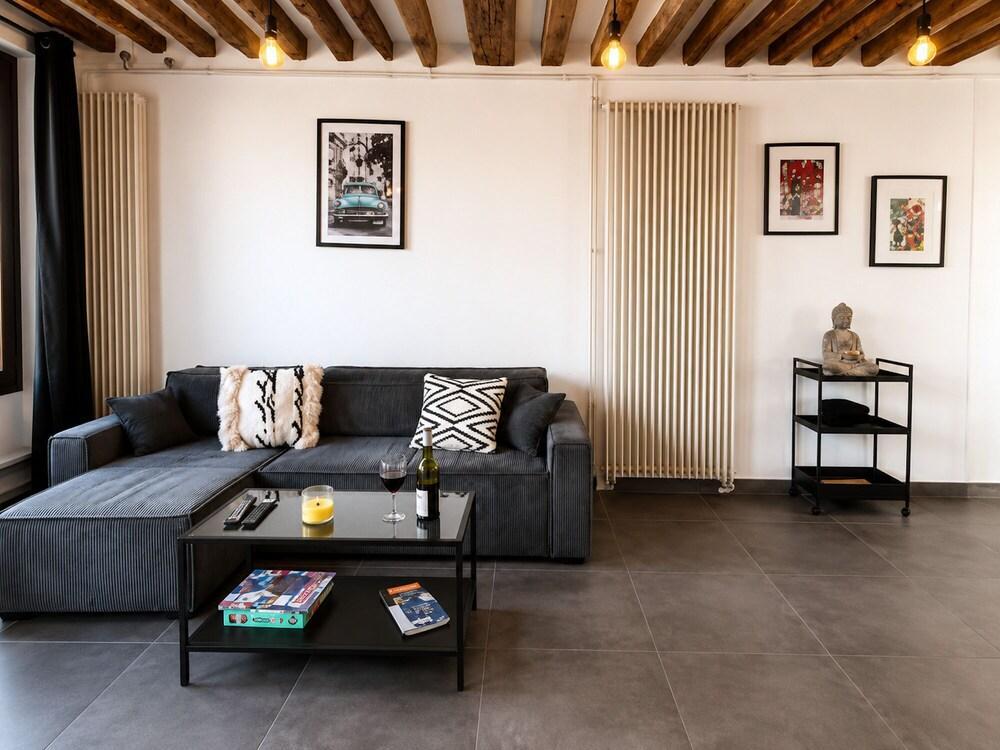 Le Loft Gravilliers - Tap to explore photos