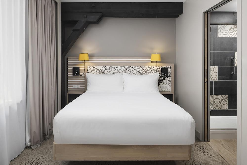 Hilton Garden Inn Paris La Villette Room Type - Room, 1 Queen Bed