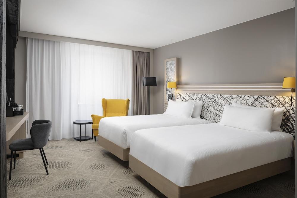 Hilton Garden Inn Paris La Villette Room Type - Deluxe Room, 2 Twin Beds, Non Smoking