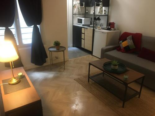 Appartement paris Tour Eiffel - Tap to explore photos