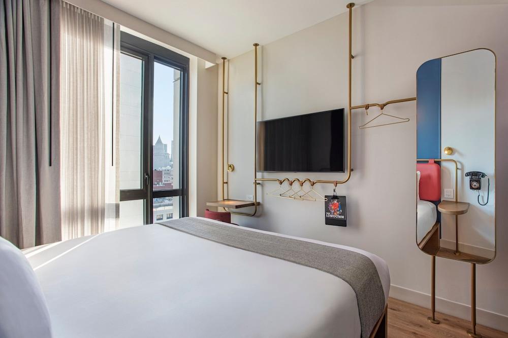 Moxy NYC Lower East Side Room Type - Room, 1 King Bed (Partial City View)