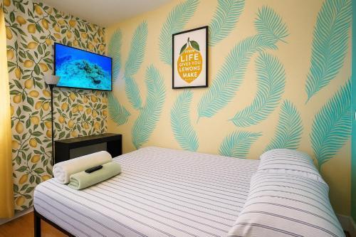 Lemon Vibes Harlem Affordable Comfort - Tap to explore photos