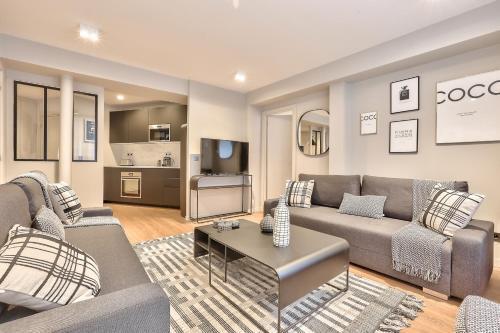 123 - Urban Luxury Flat in Montorgueil - Tap to explore photos