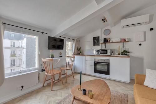 Appartement Cosy proche Arc Triomphe - 2P - Tap to explore photos