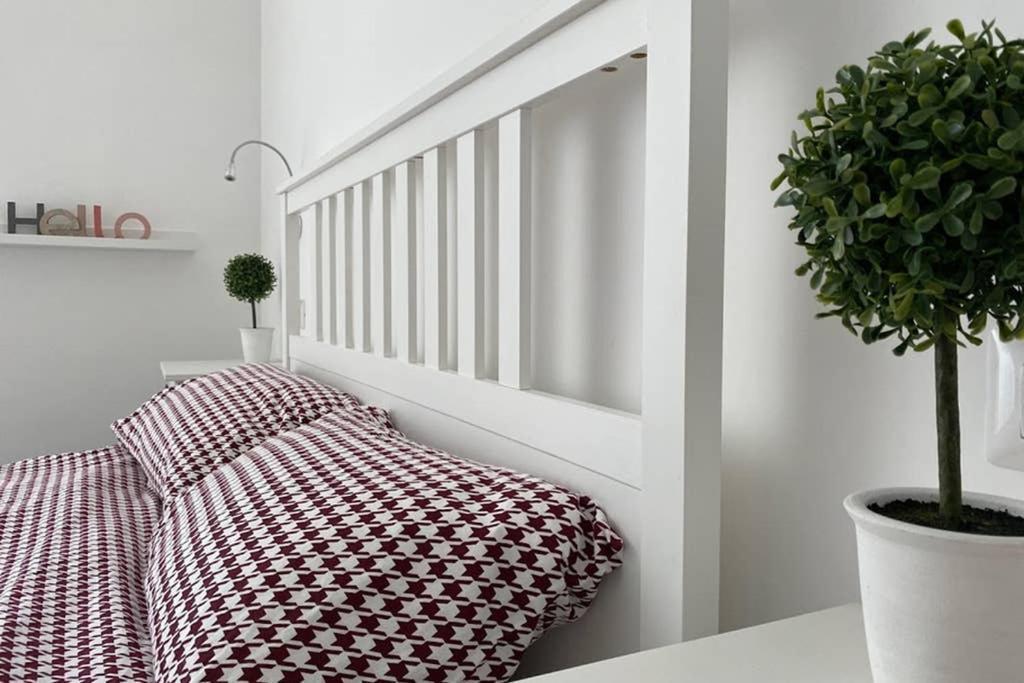 Central modern apartment Rome -Locazione Turistica- - Tap to explore photos