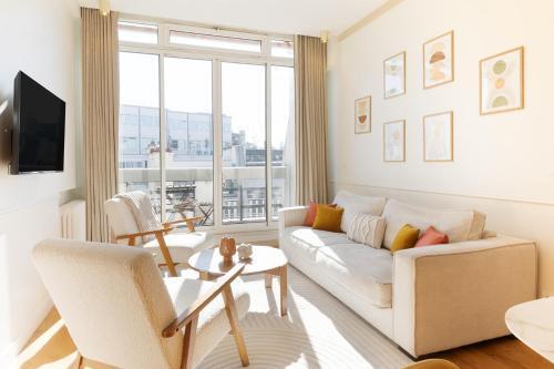Pick A Flat's Apartment in Opéra - Rue Saint Marc - Tap to explore photos