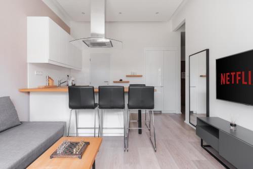Prague Days - One-bedroom Apartment with Courtyard View in Karlín - Tap to explore photos