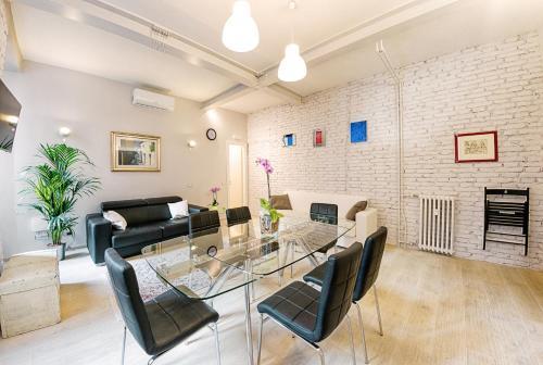 Modern Apartment near Colosseum Room Type - Two-Bedroom Apartment