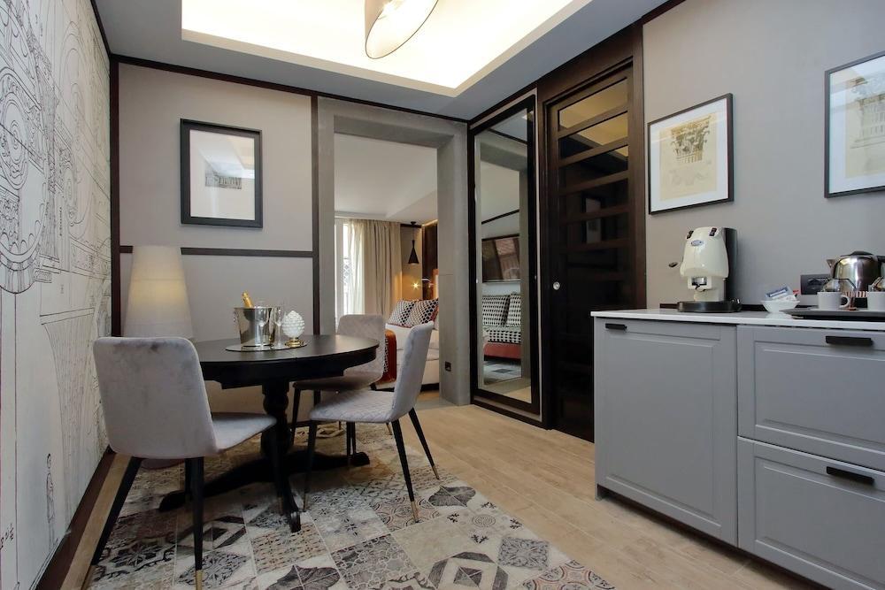 HELMIRAGE PIAZZA DI SPAGNA SUITE Room Type - Luxury Studio Suite