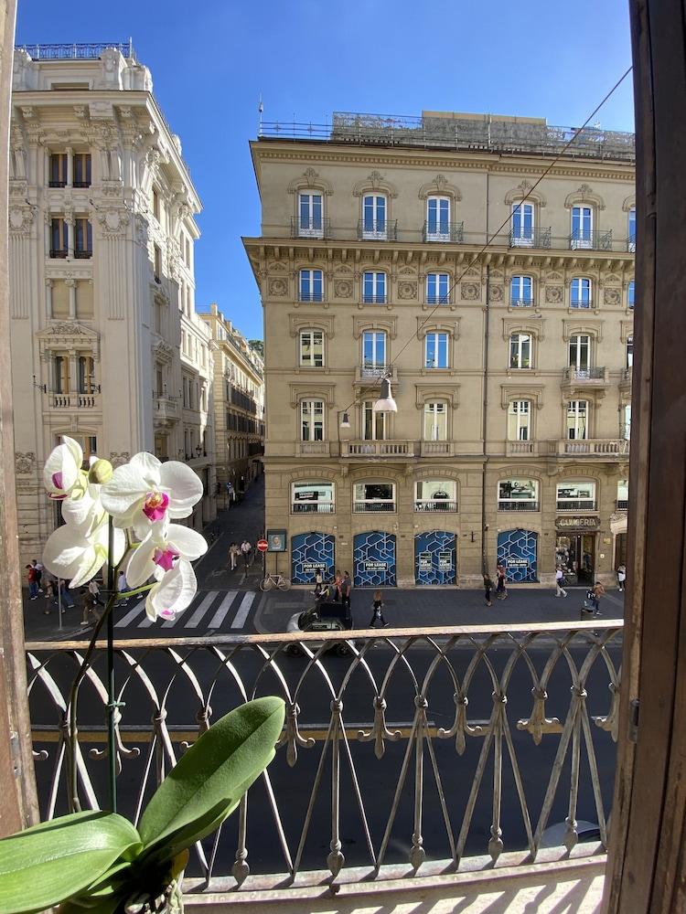 Soha Piazza di Spagna Boutique - Tap to explore photos